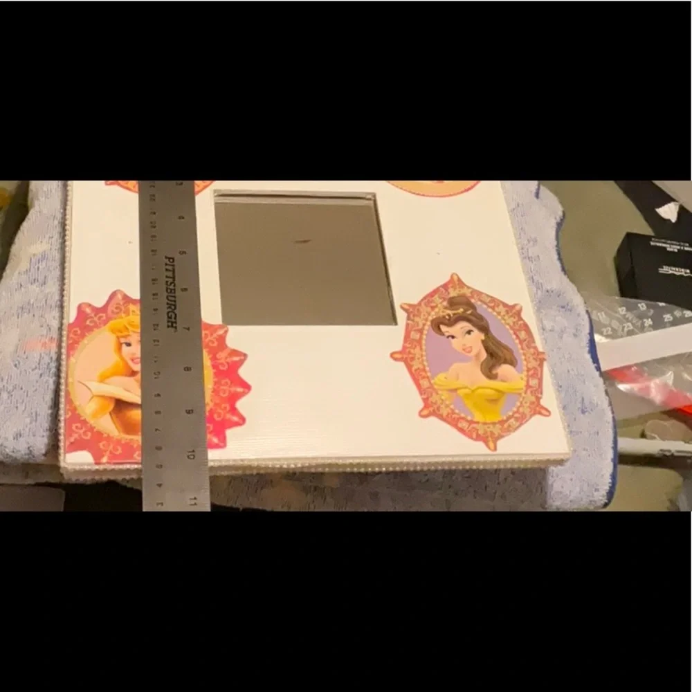 Arts and Crafts Show White Mirror with 4 of the Disney Princesses, NWT
